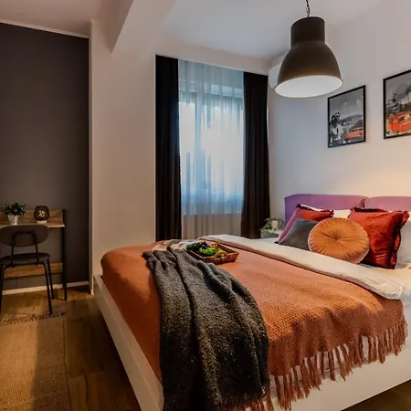 Apartment Long Heaven - Spacious 2br Apt With Balcony