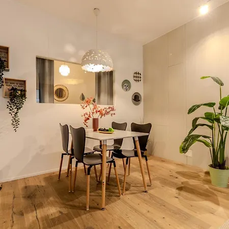 Apartment Long Heaven - Spacious 2br Apt With Balcony *