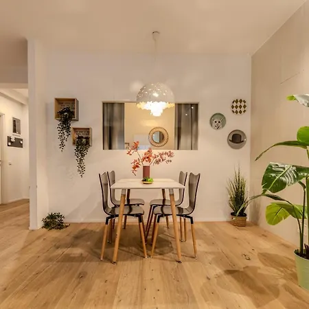Apartment Long Heaven - Spacious 2br Apt With Balcony