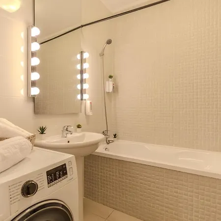 Long Heaven - Spacious 2br Apt With Balcony * Bucharest