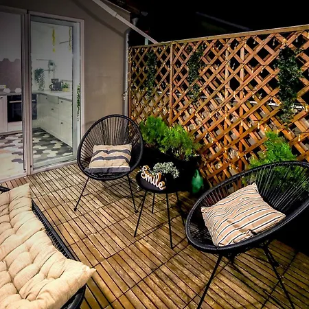 Long Heaven - Spacious 2br Apt With Balcony Apartment *